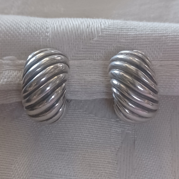 David Yurman Sculpted Cable Shrimp Hoop Earrings, SS & 14k - Picture 3 of 11